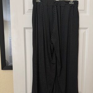 Robert Louis - Black with white design soft flow slacks